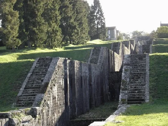Monument Historique des Sept Ecluses à Rogny-les-Sept-Écluses, Yonne (89)