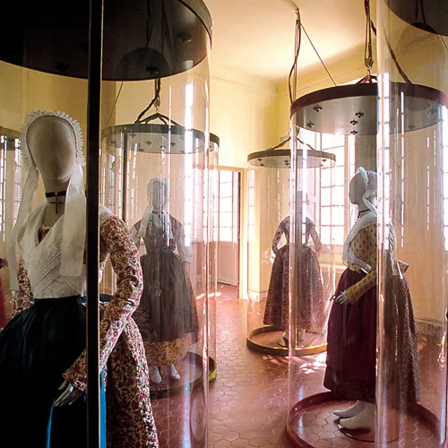 Musée Provençal du Costume et du Bijou à Grasse, Alpes-Maritimes (06)