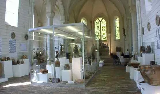 Musée de la Poterie à Henrichemont, Cher (18)