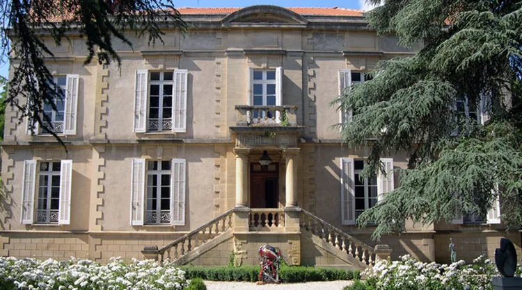 Musée des ENFANTS et Musée MOTO-VELO à Domazan, Gard (30)