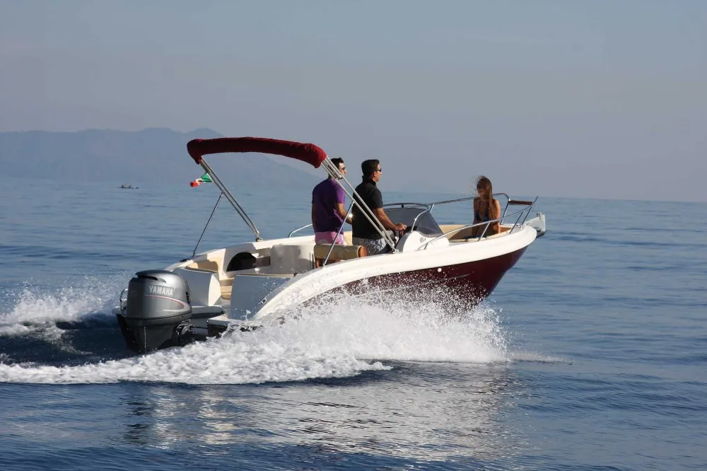 Nova-Loc - Gp Marine Diffusion à Bormes-les-Mimosas, Var (83)