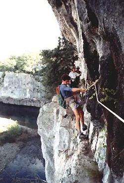 Parcours Aventure Apac Loisirs à Les Vans, Ardèche (07)