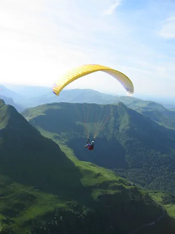 Parapente du Puy Mary à Le Claux, Cantal (15)