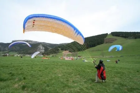 Parapente : baptême, initiation, perfectionnement... à Lans-en-Vercors, Isère (38)
