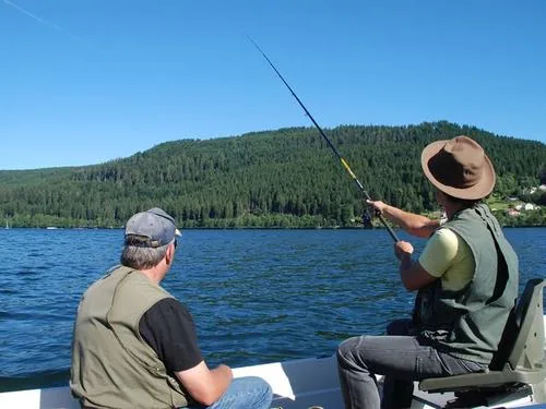 Peche a la Ligne Dans la Vallee des Lacs à Gérardmer, Vosges (88)