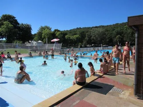 Piscine de Plein Air des Lacs de la Folie à Contrexéville, Vosges (88)