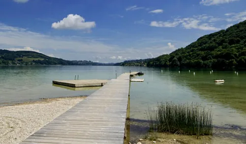 Plage municipale à Paladru, Isère (38)