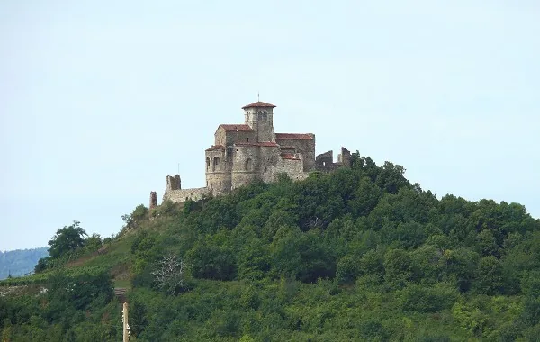 Prieuré à Saint-Romain-le-Puy, Loire (42)
