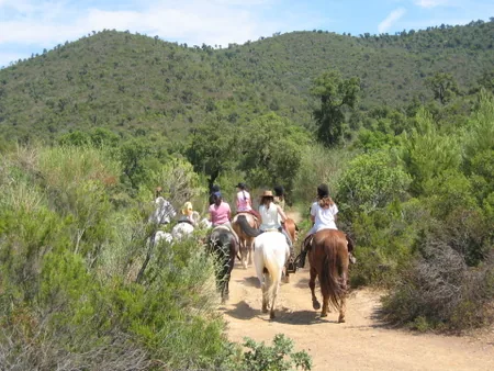 Relais Équestre de la Ferme à Hyères, Var (83)