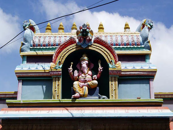 Temple Sri Manika Vinayakar Alayam à Paris 18e (75)