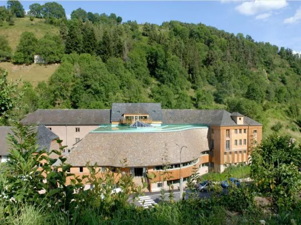 Thermes de Chaudes-Aigues à Chaudes-Aigues, Cantal (15)
