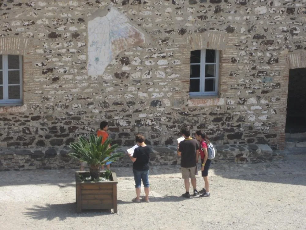 4 candidats en plein effort dans le chateau de Collioure