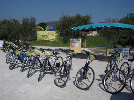 Un Tour à Vélo à Uzès, Gard (30)