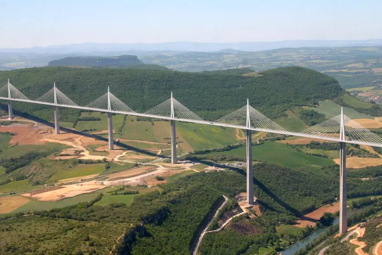 Viaduc Espace Info à Millau, Aveyron (12)