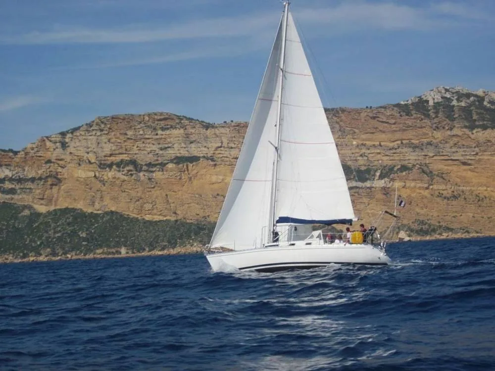 Voilier Teiki à Sausset-les-Pins, Bouches-du-Rhône (13)