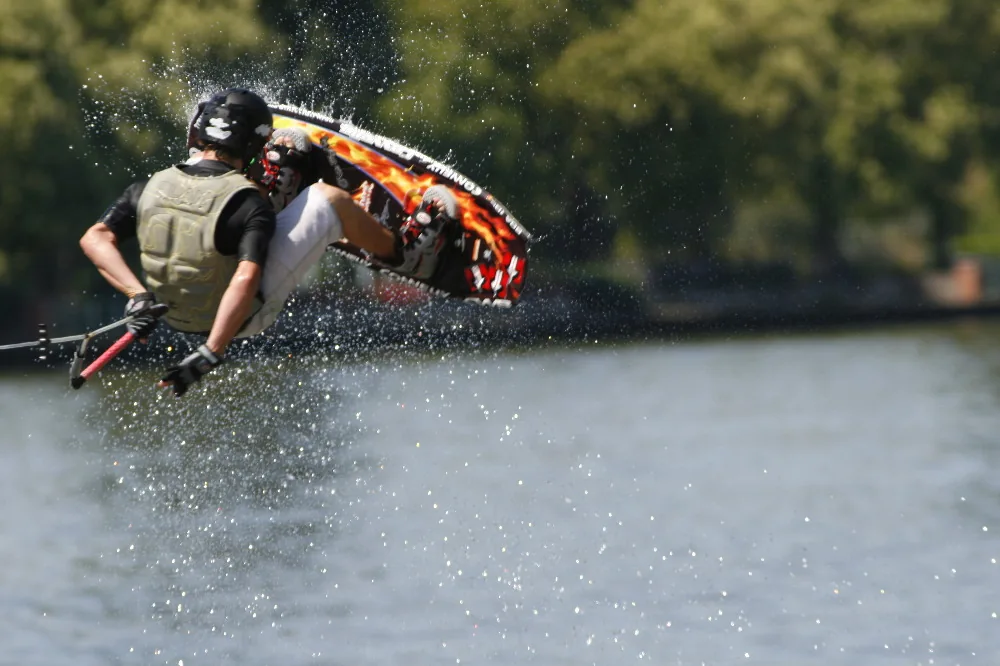 WAKEBOARD