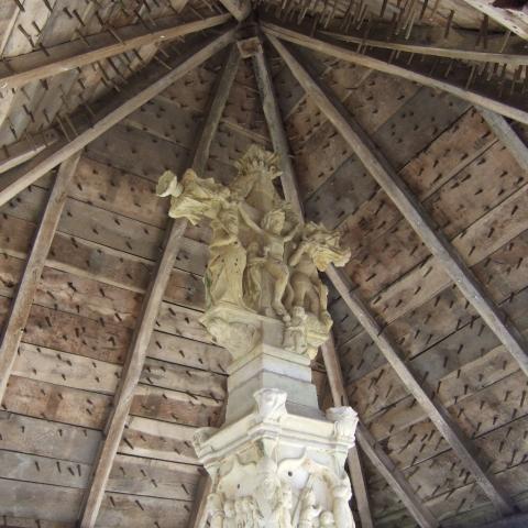 Croix couverte de l'ancien cimetière