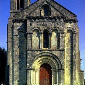 Façade de l'Église Saint-Pierre de Loupiac