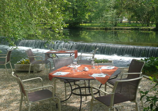 L'AUBERGE DE LA ROUSSILLE