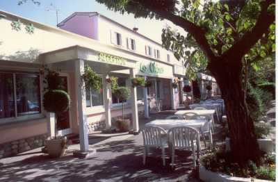 Les Chênes